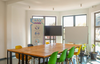 Salle de conférence pour 15 personnes, en demi-journée