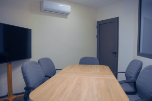 Salle de réunion pour 6 personnes, à la journée