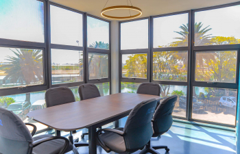 Salle de réunion pour 6 personnes, en demi-journée