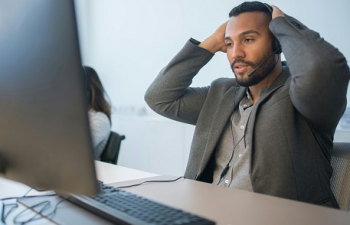 Gestion du stress et des objections dans un centre d'appels